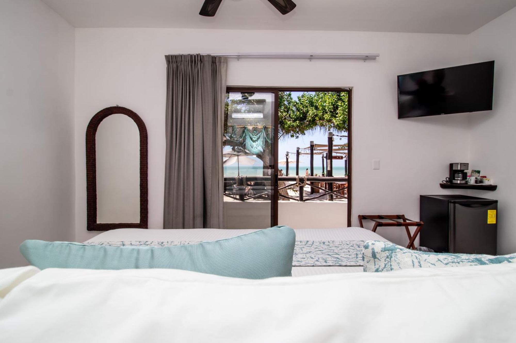 Hau Holbox, Oceanfront Boutique Hotel Esterno foto